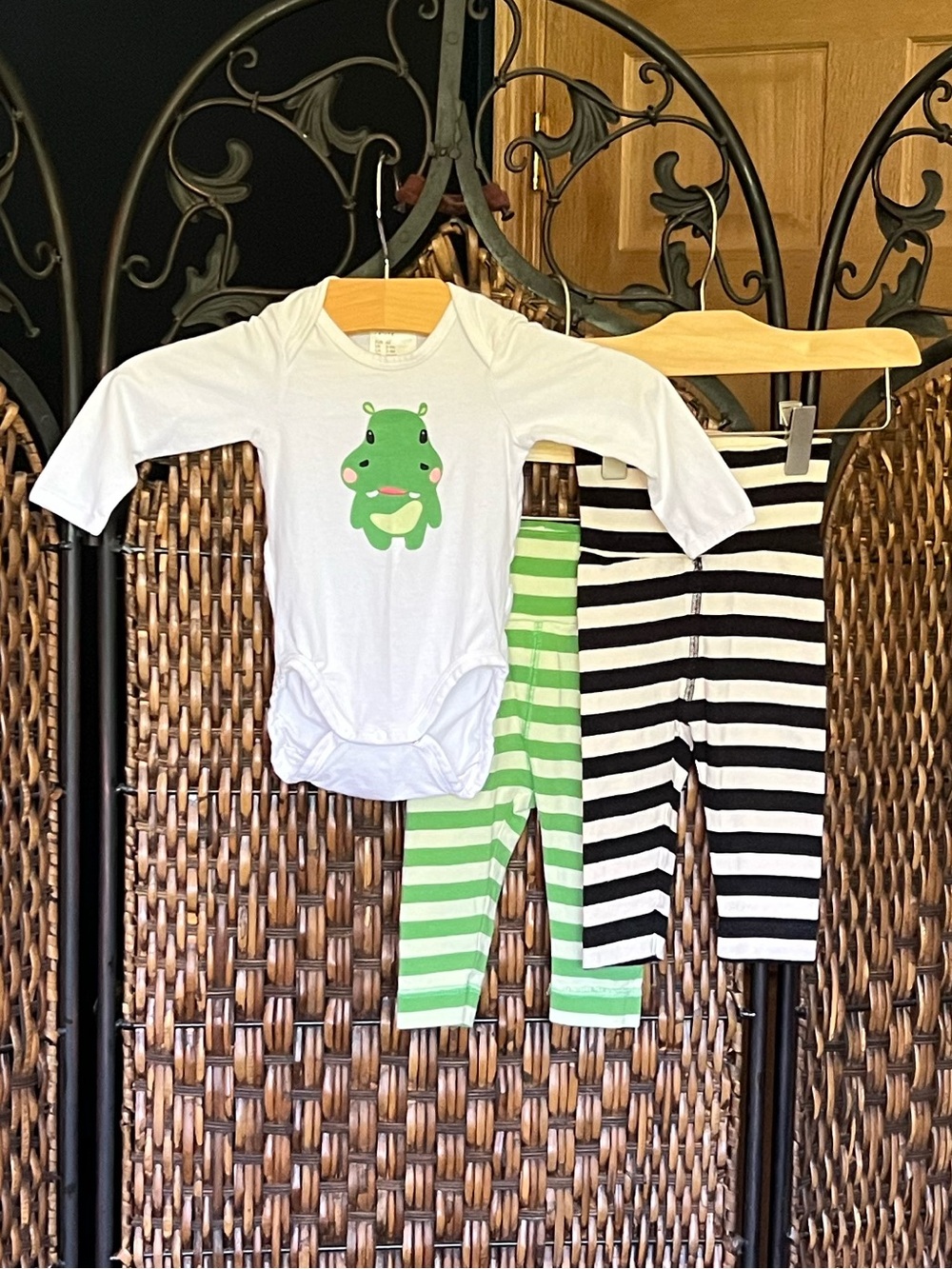 2/4M H&M Hippo Cotton Outfit Bundle
